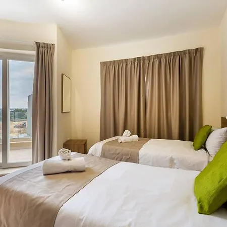 Apartment Designer 3br Home, W/ Lovely Views & Wifi By 360 Estates