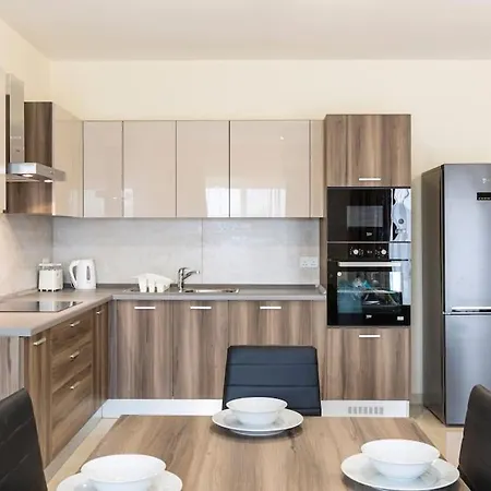 Designer 3br Home, W/ Lovely Views & Wifi By 360 Estates Apartment Marsaxlokk