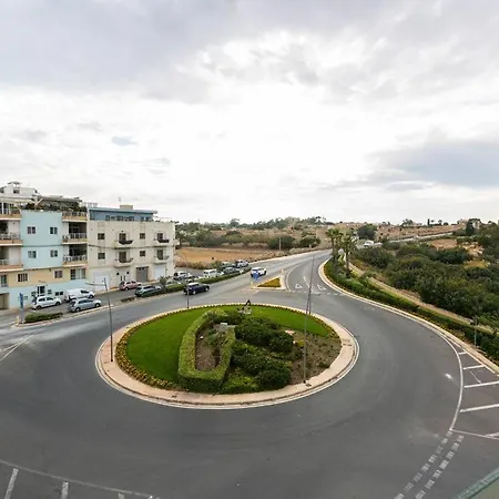 Designer 3br Home, W/ Lovely Views & Wifi By 360 Estates Apartment