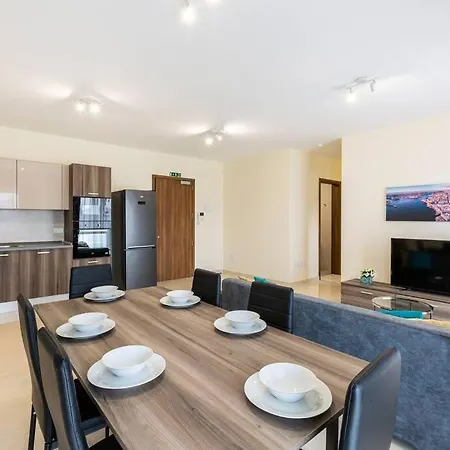 Designer 3br Home, W/ Lovely Views & Wifi By 360 Estates Apartment Marsaxlokk