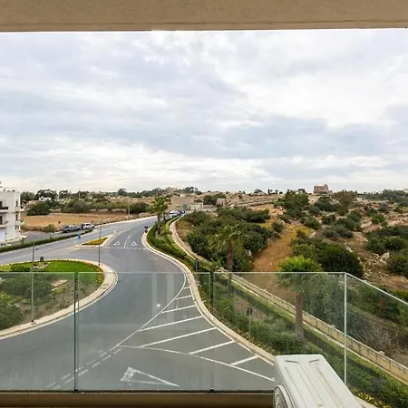 Apartment Designer 3br Home, W/ Lovely Views & Wifi By 360 Estates Marsaxlokk