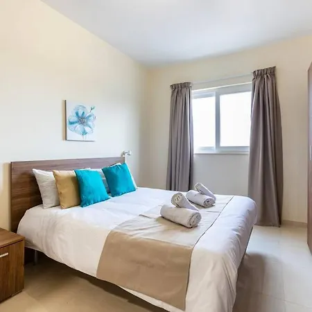 Designer 3br Home, W/ Lovely Views & Wifi By 360 Estates Apartment