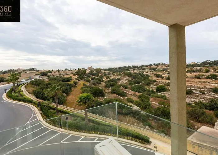 Designer 3br Home, W/ Lovely Views & Wifi By 360 Estates Daire